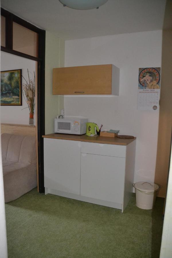 Pension U Akatu Прага Экстерьер фото