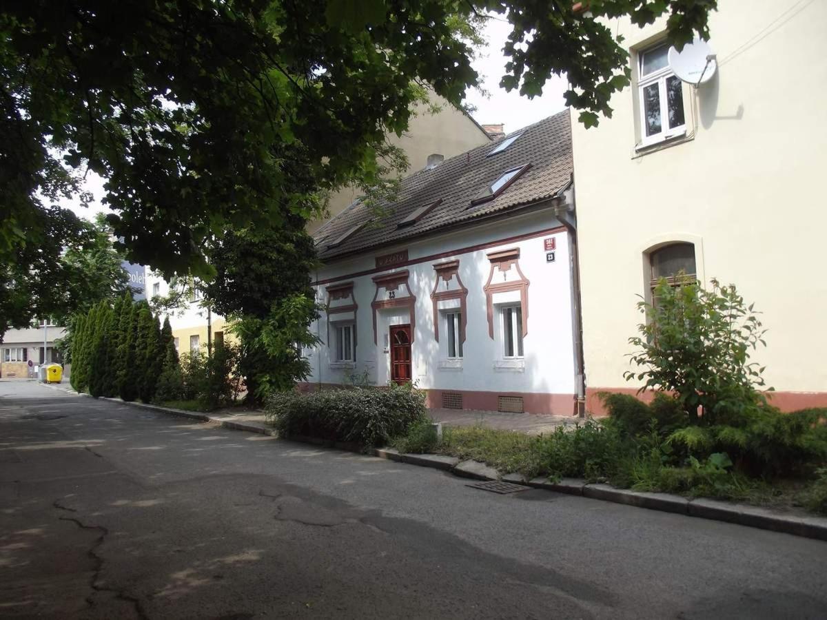 Pension U Akatu Прага Экстерьер фото