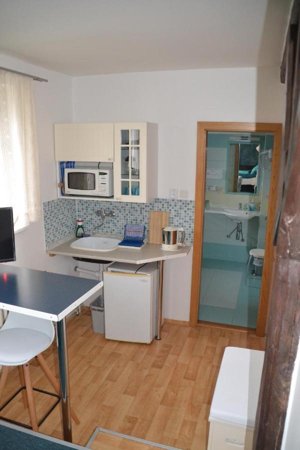 Pension U Akatu Прага Экстерьер фото