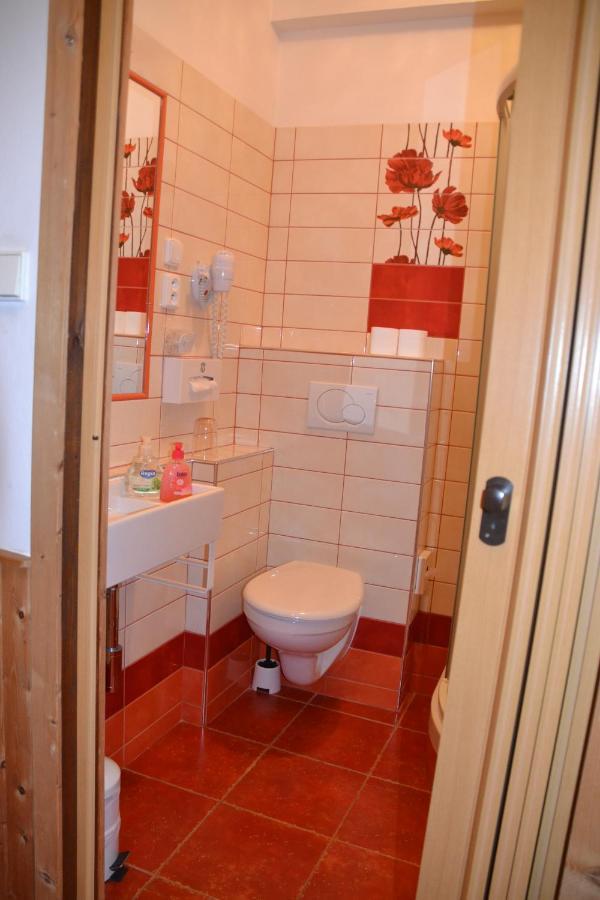 Pension U Akatu Прага Экстерьер фото