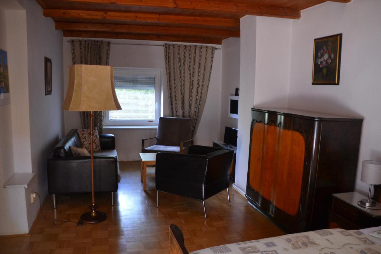 Pension U Akatu Прага Экстерьер фото