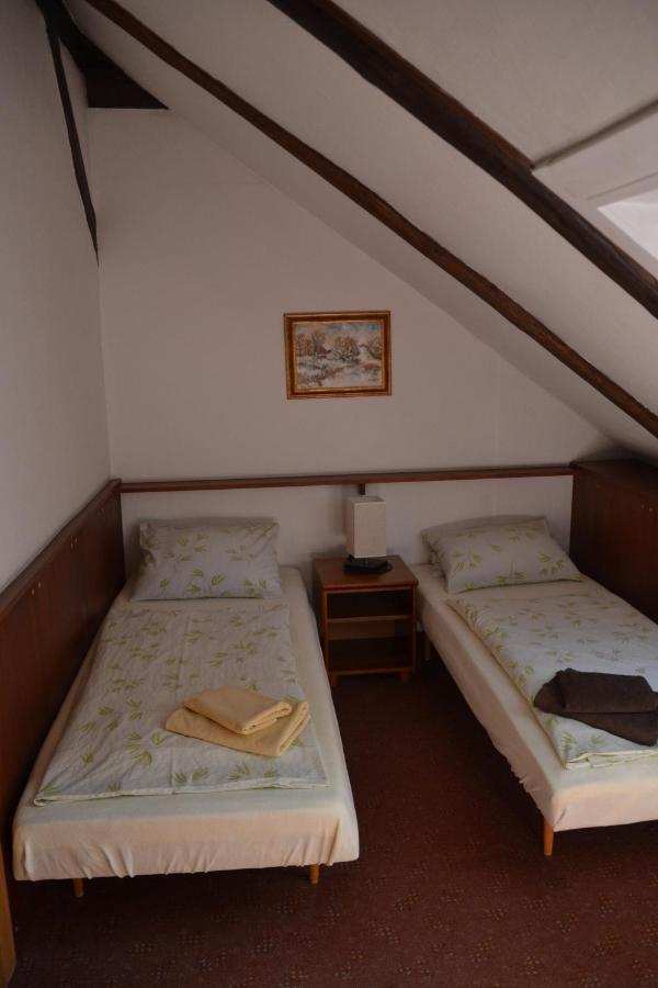 Pension U Akatu Прага Экстерьер фото
